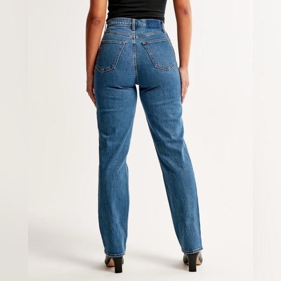 Abercrombie & Fitch Curve Love Ultra High Rise 90s Straight Jean - Picture 10 of 11